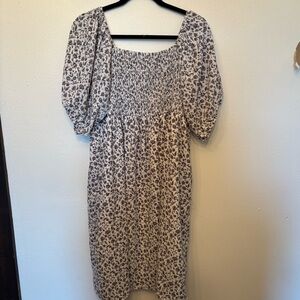 Women’s blue and white floral Print Smocked Dress size XXL